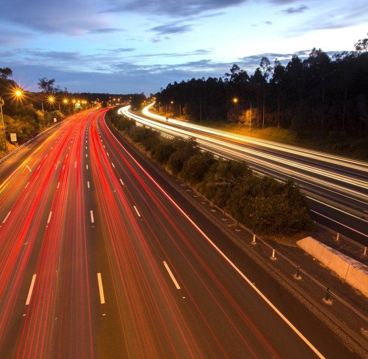 Image of the M1 highway at the Gold Coast at night
